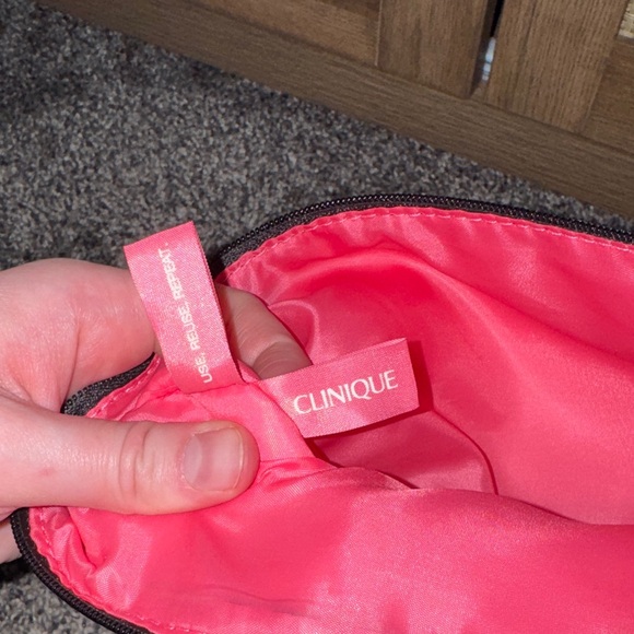 Clinique x Kate Spade Cosmetic Bag and Lip Stick Set - Picture 8 of 10